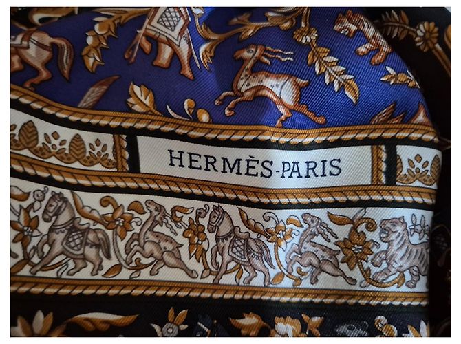 Foulard Hermès Hunting in India seta blu 90x90 - vista 3