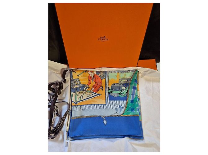 Hermès Eleganza e Comfort nelle Automobili Blu - vista 2