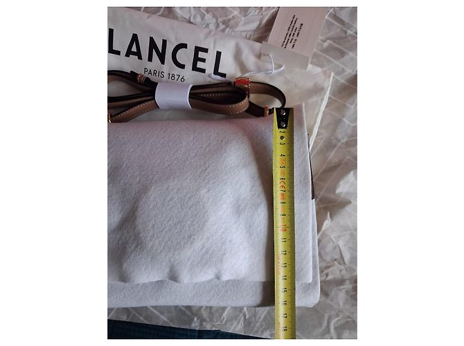 Borsa a spalla Lancel in pelle beige - vista 11