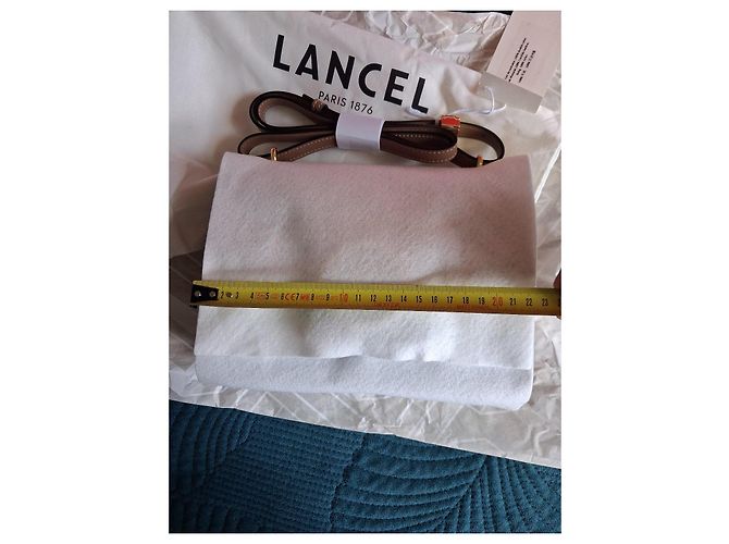 Borsa a spalla Lancel in pelle beige - vista 12