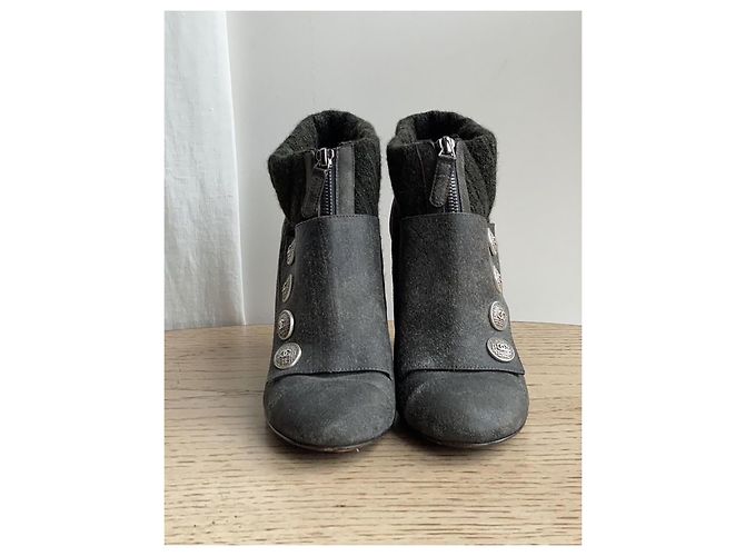 Unglaubliche Chanel Laufstegstiefel Grau - Ansicht 2