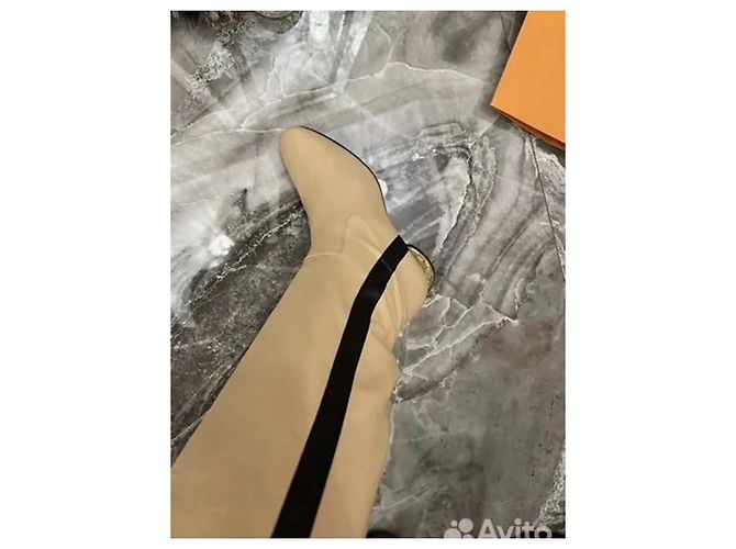 Botas de pasarela Chanel impresionantes Beige - vista 7