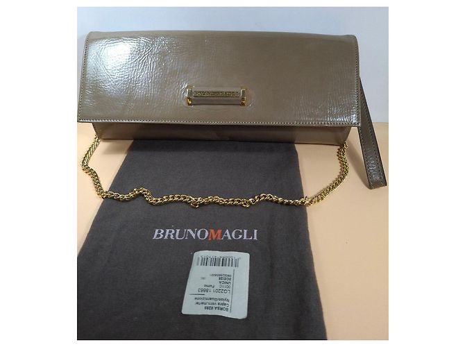 Bolso de mano Bruno Magli en cuero charol beige - vista 2