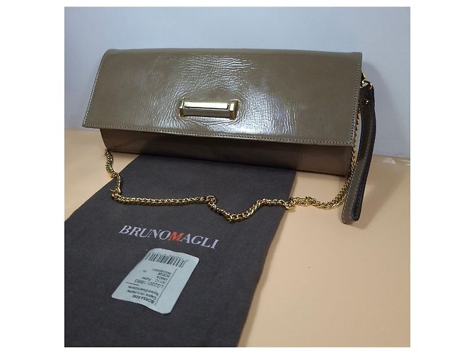 Bolso de mano Bruno Magli en cuero charol beige - vista 6