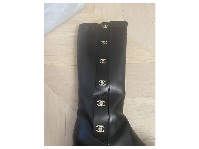 Increíbles botas Multi Logo CC de Chanel Runway Negro - vista 8