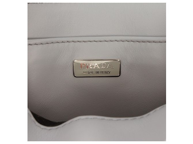Prada Tote Piccolo in Pelle Spazzolata Grigia Marrone - vista 5
