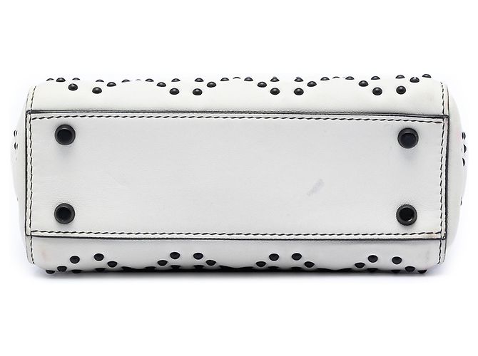 Dior Mini Ultra Matte in Pelle di Vitello Bianca Cannage Studded Morbida Lady Dior - vista 3