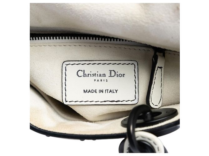 Dior Mini Ultra Matte in Pelle di Vitello Bianca Cannage Studded Morbida Lady Dior - vista 5