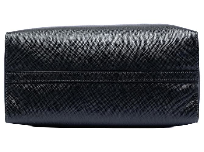 Bolso de mano monocromático de cuero Saffiano negro Prada - vista 3