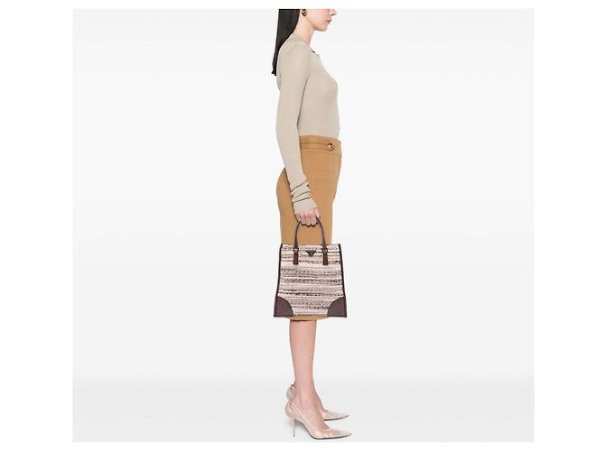 Beige Tweed Flach-Tote mit Vitello-Besatz von Prada - Ansicht 7