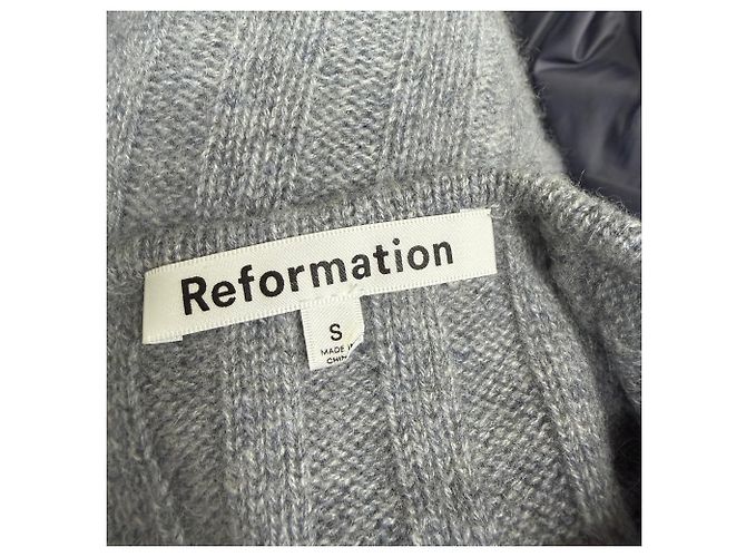 Vestido Midi Evan en Cachemira Gris de Reformation - vista 4