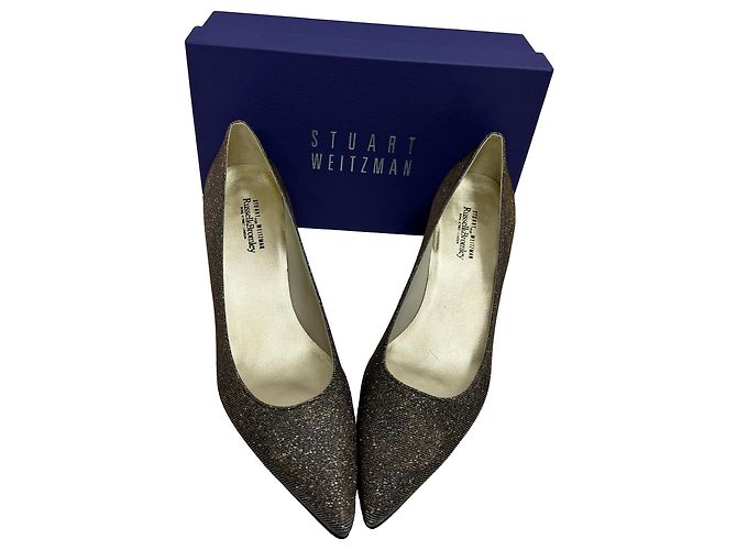 Décolleté Punta Power 50 di Stuart Weitzman in Glitter Dorato D'oro Metallico - vista 5