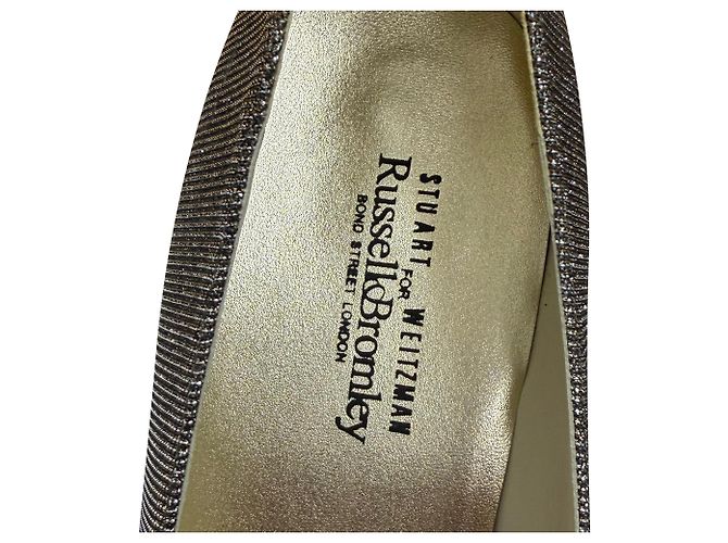 Décolleté Punta Power 50 di Stuart Weitzman in Glitter Dorato D'oro Metallico - vista 9
