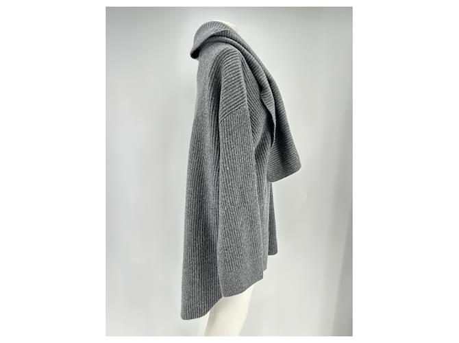 Totême Suéter de canalé gris con bufanda - vista 3