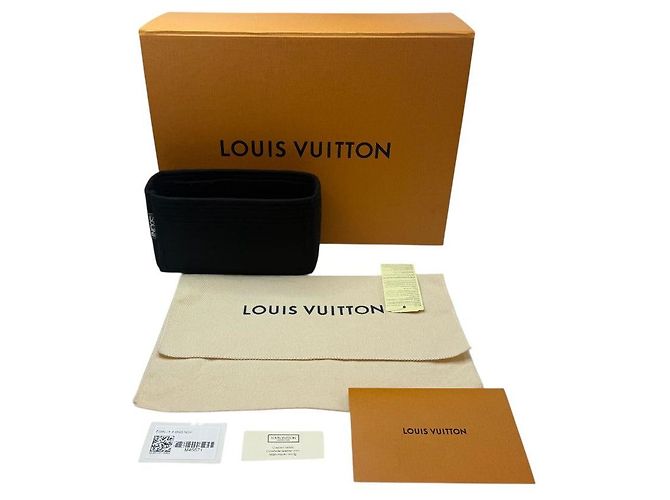 Louis Vuitton Borsa a tracolla Petit Mal in suede Monogram Nero - vista 10