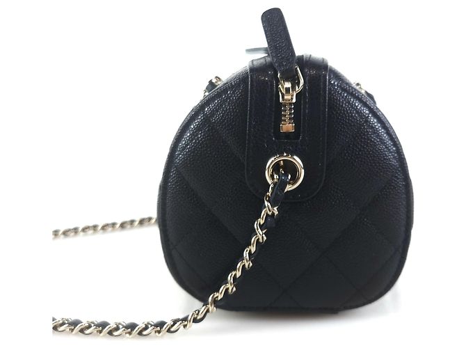 Bowling Chanel Borsa cilindrica in caviale, borsa a spalla, borsa a tracolla. Nero - vista 3