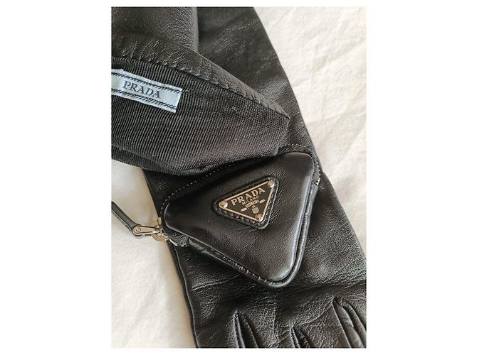 Lange schwarze Lammlederhandschuhe von Prada Größe 7,5 - Ansicht 6