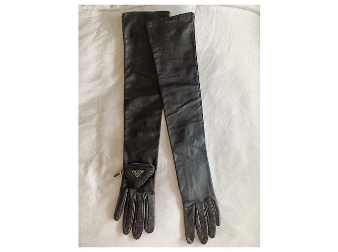 Lange schwarze Lammlederhandschuhe von Prada Größe 7,5 - Ansicht 7