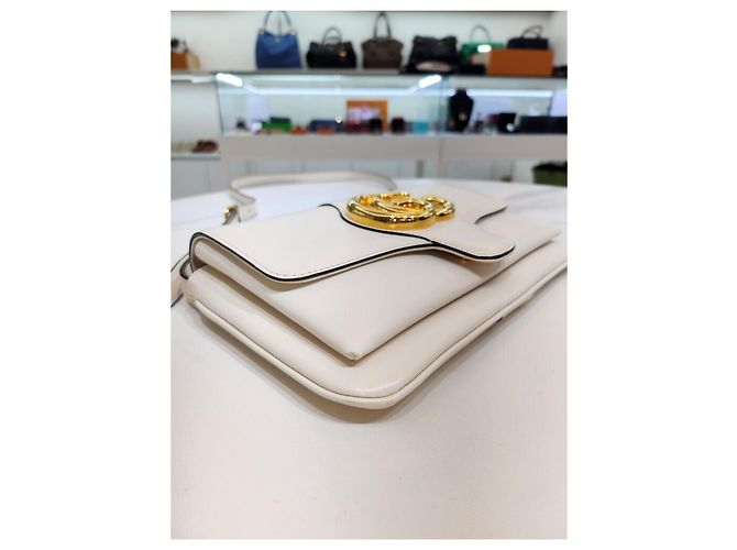 Gucci Borsa a tracolla incrociata GG Marmont in pelle bianca piccola Bianco - vista 17