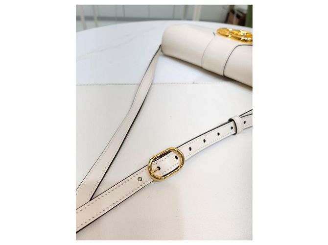 Gucci Borsa a tracolla incrociata GG Marmont in pelle bianca piccola Bianco - vista 22