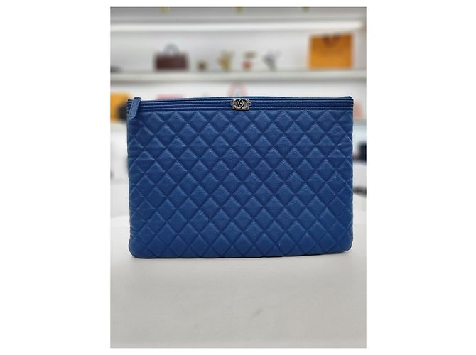 Boy Chanel Borsa Clutch Grande Caviar Blu Serie - vista 10
