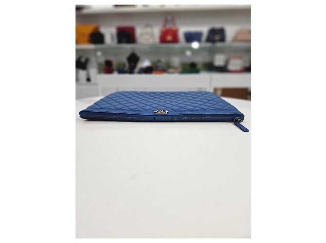 Boy Chanel Borsa Clutch Grande Caviar Blu Serie - vista 12