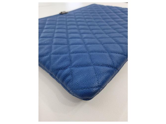 Boy Chanel Borsa Clutch Grande Caviar Blu Serie - vista 19