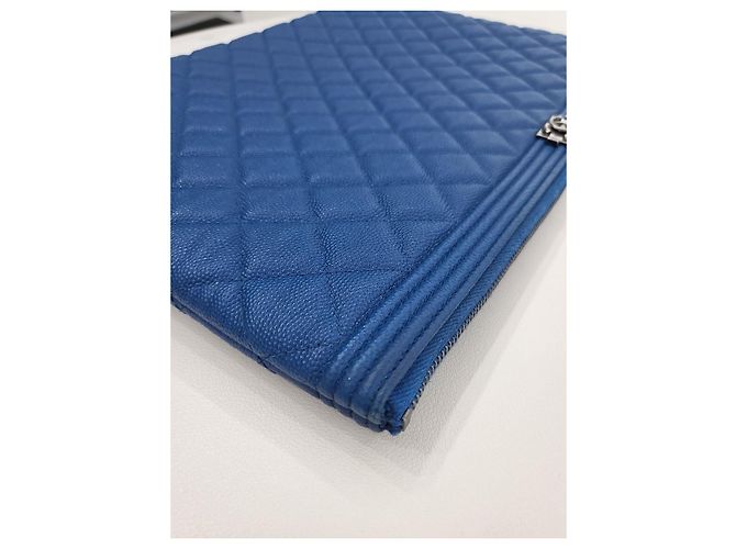 Boy Chanel Borsa Clutch Grande Caviar Blu Serie - vista 21