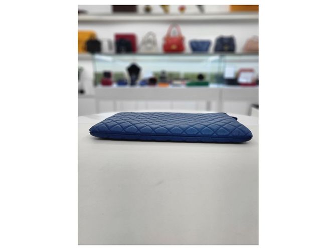 Boy Chanel Borsa Clutch Grande Caviar Blu Serie - vista 3