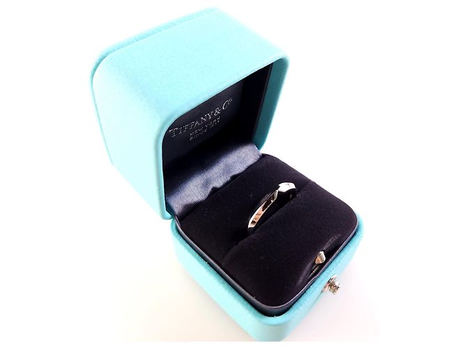 Tiffany & Co E Co Anello Stretto in Platino Nesting - vista 4
