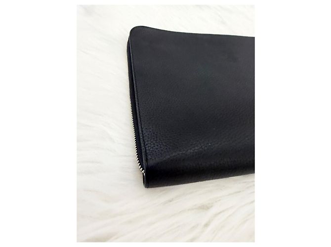 Louis Vuitton Clutch de cartera de cuero negro Condición - vista 7