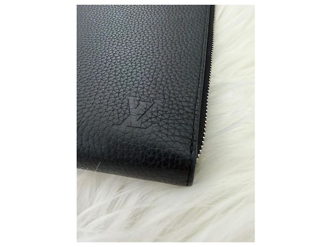 Louis Vuitton Clutch de cartera de cuero negro Condición - vista 9