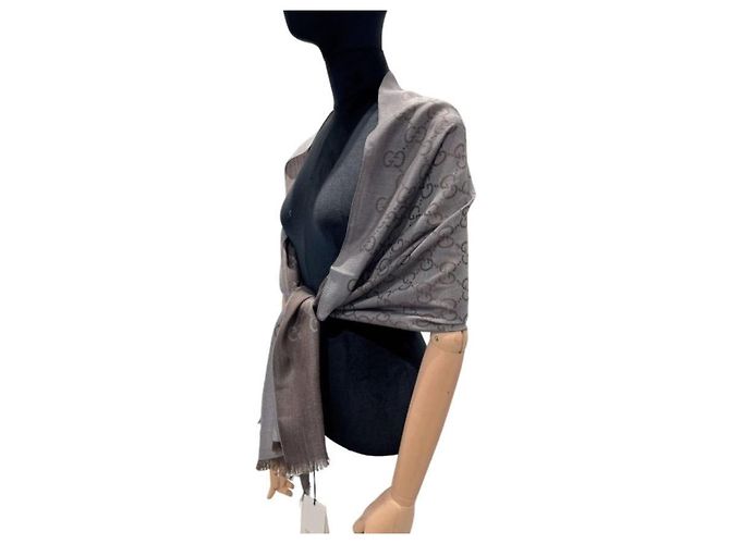 Gucci Sciarpa bicolore in lana e seta GG jacquard grigia Marrone - vista 11