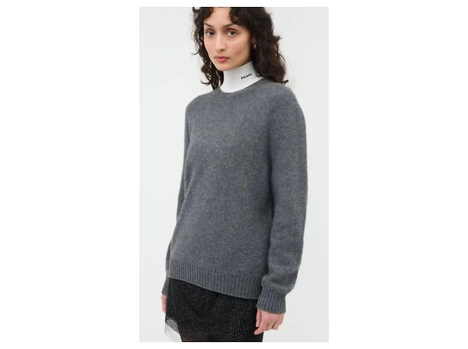 Pull en laine et cachemire gris Prada Automne 2022 IT36 - vue 9