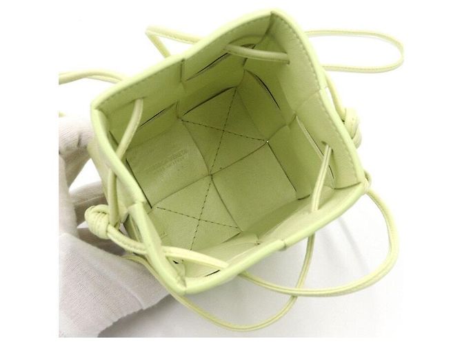 Bottega Veneta Mini borsa a secchiello lavata al limone e a tracolla Giallo - vista 4