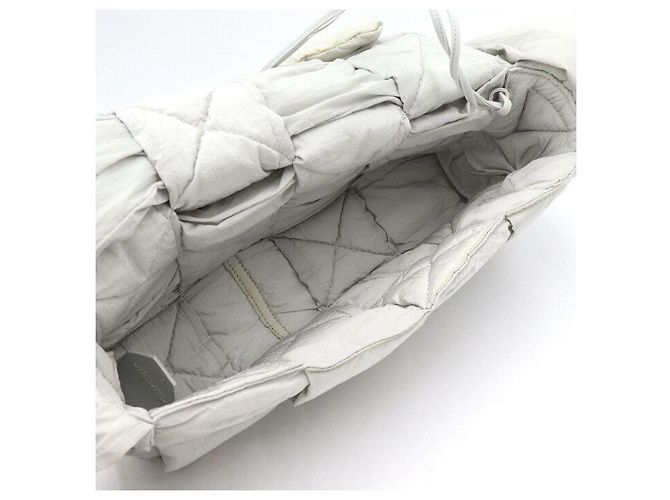 Cassette Bottega Veneta Borsa a tracolla in tech grigio argento imbottita - vista 5