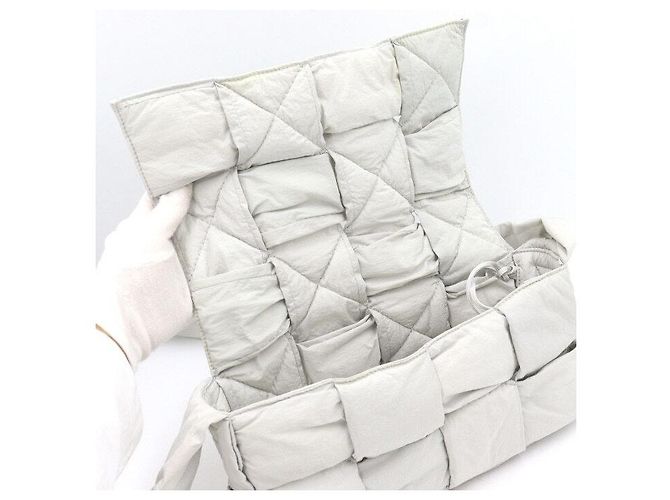 Cassette Bottega Veneta Borsa a tracolla in tech grigio argento imbottita - vista 6