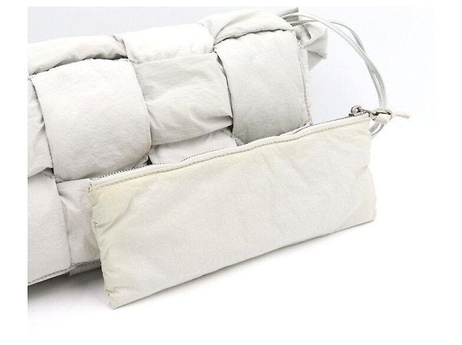 Cassette Bottega Veneta Borsa a tracolla in tech grigio argento imbottita - vista 7