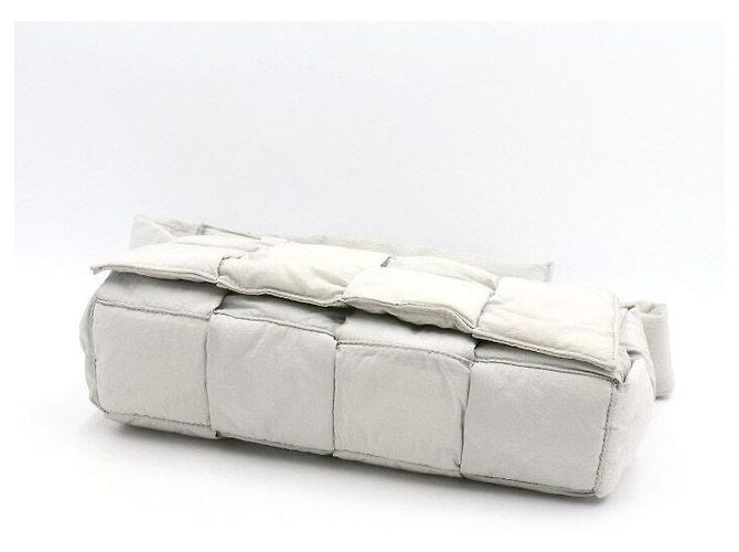 Cassette Bottega Veneta Borsa a tracolla in tech grigio argento imbottita - vista 8