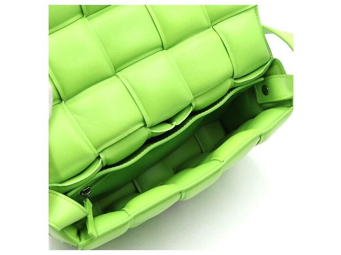 Cassette Bottega Veneta Bolsa transversal acolchoada Intrecciato verde - vista 5