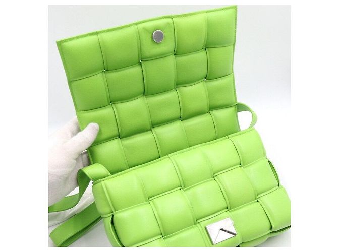 Cassette Bottega Veneta Bolsa transversal acolchoada Intrecciato verde - vista 6