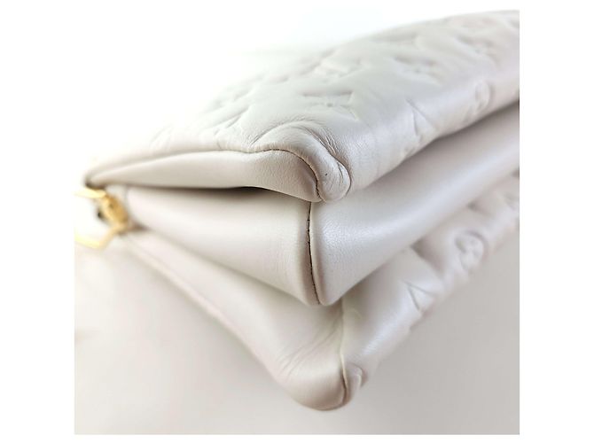Louis Vuitton Lammleder Monogram Coussin Schultertasche Weiß - Ansicht 5