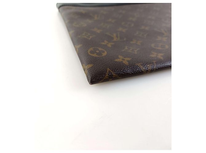 Louis Vuitton Clutch Pochette Makarassar Monogram Discovery Nero - vista 4