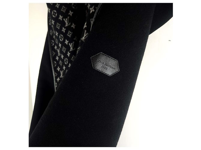 Louis Vuitton Kurzer Peacoat mit Monogrammgürtel Schwarz - Ansicht 3