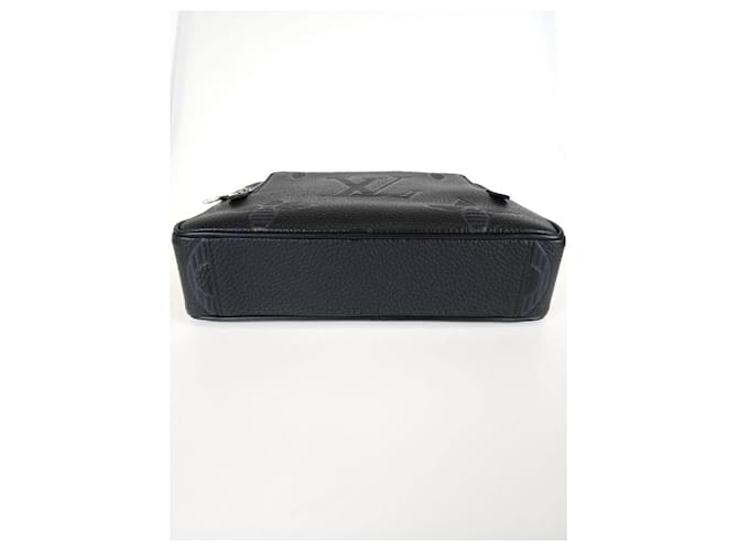 Louis Vuitton Borsa da viaggio Taurillon Shadow Monogram Nero - vista 7