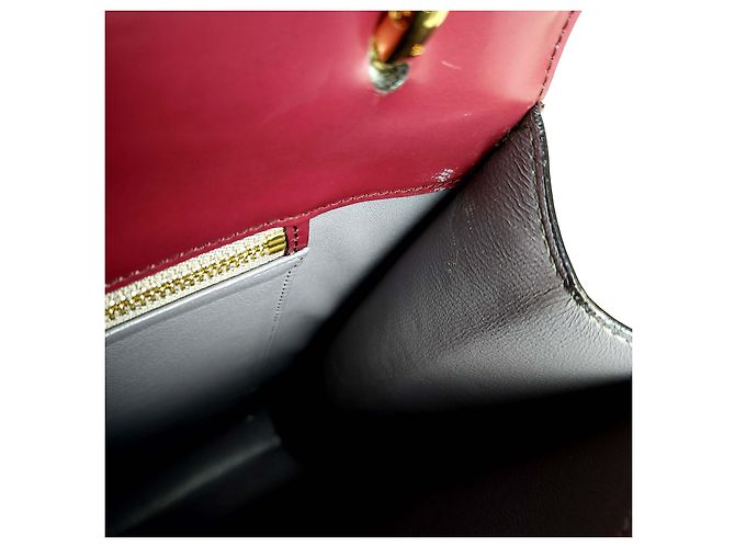 Salvatore Ferragamo Borsa a Spalla Gancini con Patta Rosa - vista 7