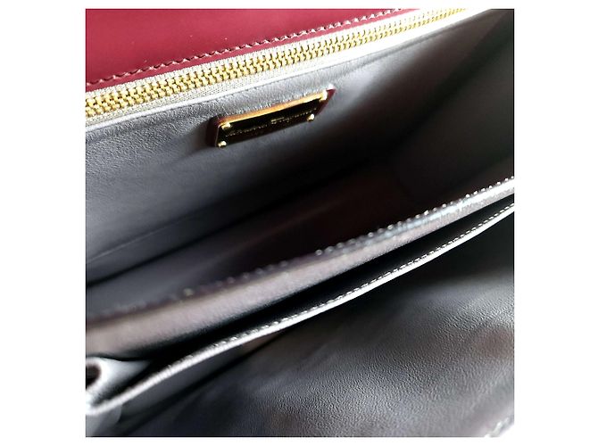 Salvatore Ferragamo Borsa a Spalla Gancini con Patta Rosa - vista 8
