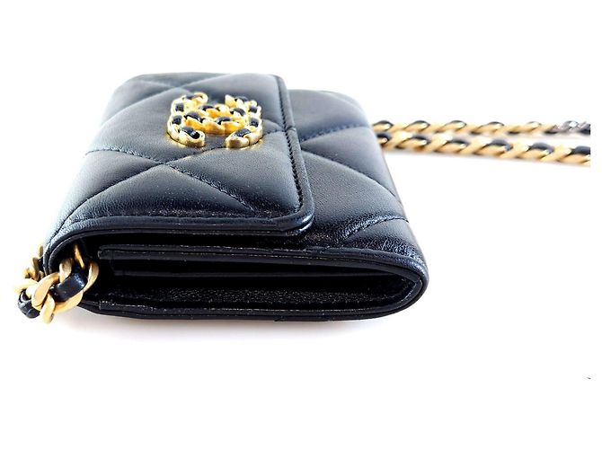 Chanel 19 Chanel Bolsa transversal com corrente e aba em couro de cordeiro Multicor - vista 2
