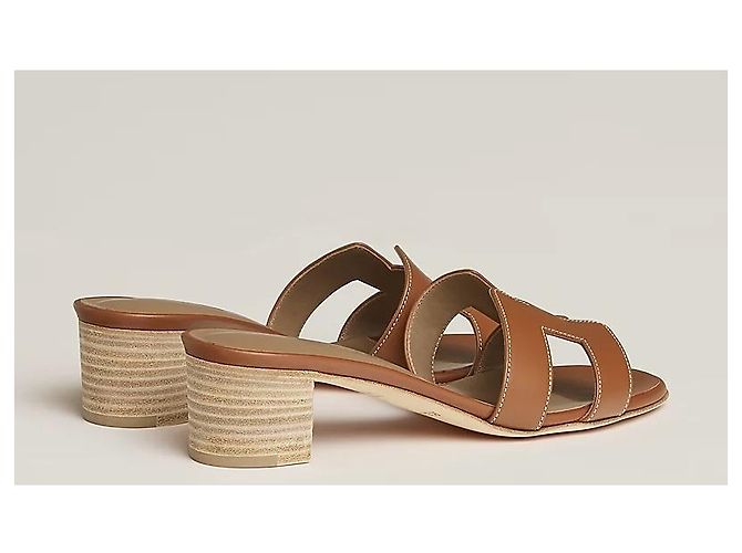 Hermès Sandali in pelle di vitello Oasis D'oro - vista 4