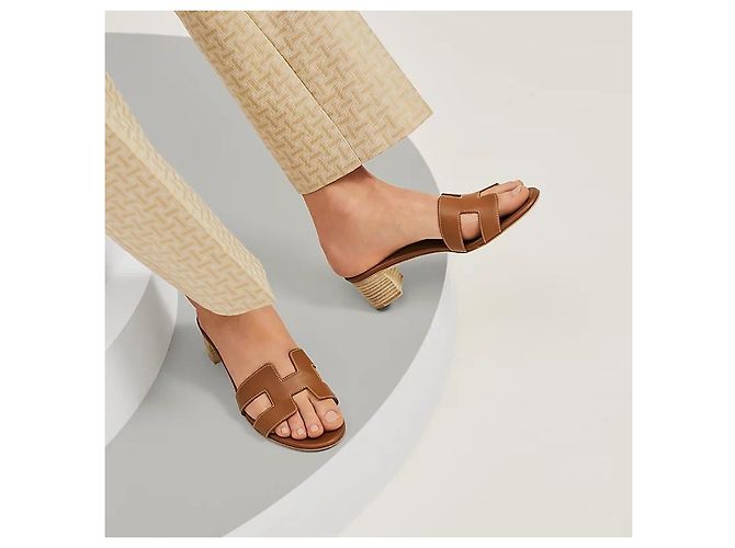 Hermès Sandali in pelle di vitello Oasis D'oro - vista 8